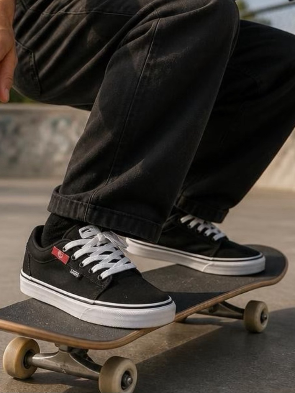 Vans Pro Chukka low off Black and White Low-Top Sneakers Sz 10